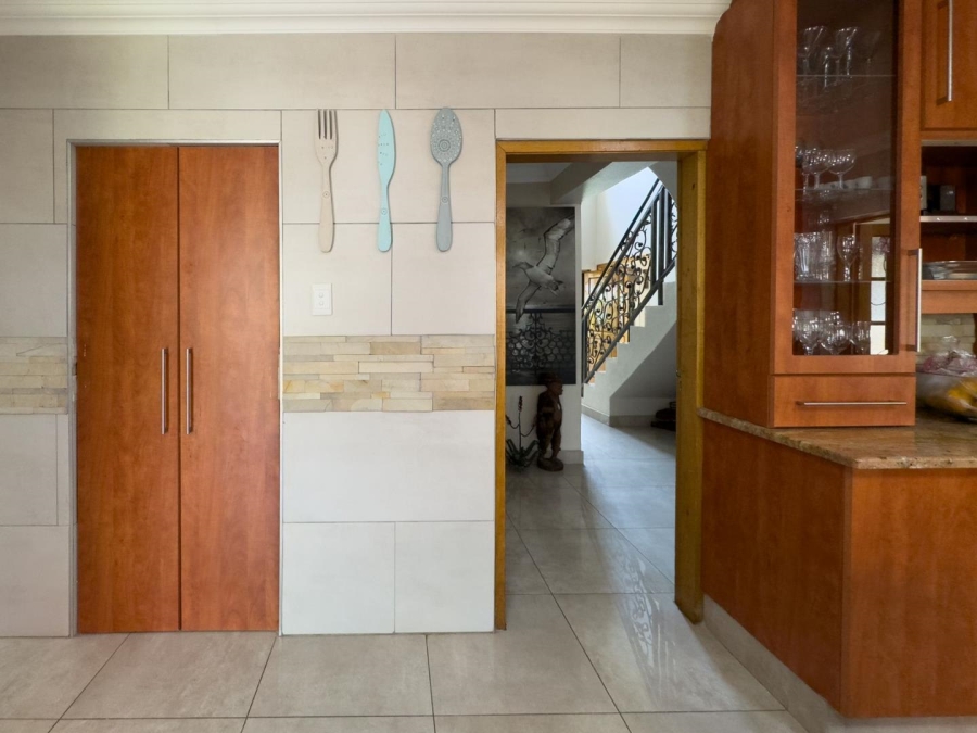 5 Bedroom Property for Sale in Blue Saddle Ranches Gauteng