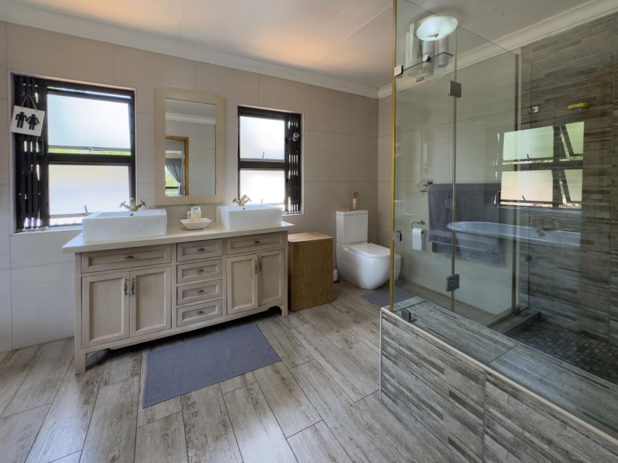 5 Bedroom Property for Sale in Blue Saddle Ranches Gauteng