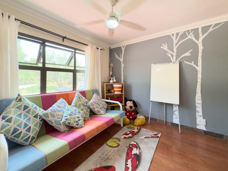 5 Bedroom Property for Sale in Blue Saddle Ranches Gauteng