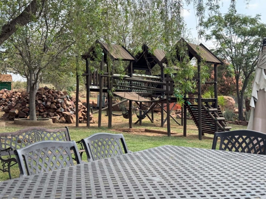 5 Bedroom Property for Sale in Blue Saddle Ranches Gauteng