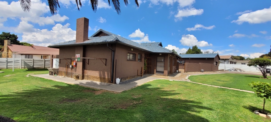 8 Bedroom Property for Sale in Allen Grove Gauteng