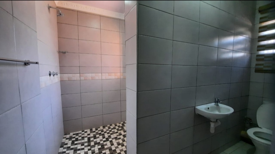 8 Bedroom Property for Sale in Allen Grove Gauteng