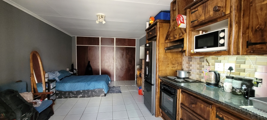 8 Bedroom Property for Sale in Allen Grove Gauteng