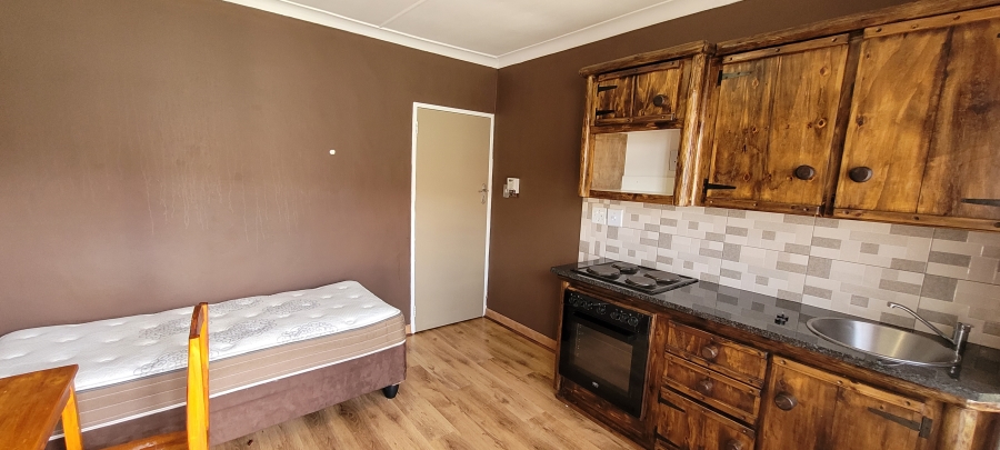 8 Bedroom Property for Sale in Allen Grove Gauteng