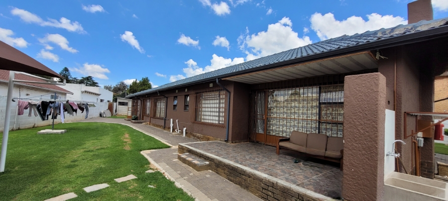 8 Bedroom Property for Sale in Allen Grove Gauteng