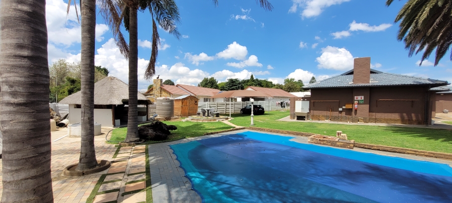 8 Bedroom Property for Sale in Allen Grove Gauteng
