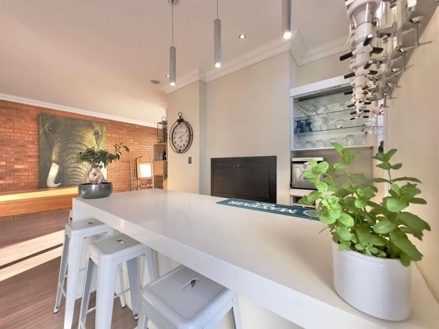 4 Bedroom Property for Sale in Glen Marais Gauteng