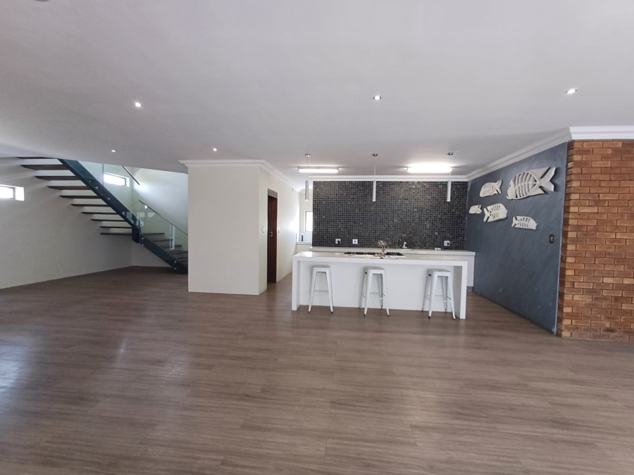 4 Bedroom Property for Sale in Glen Marais Gauteng