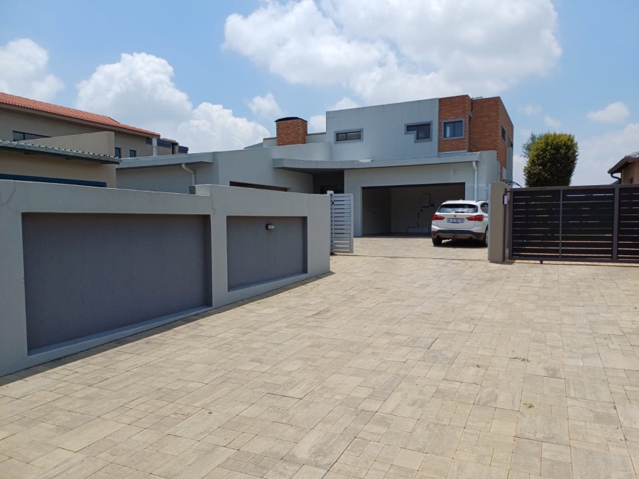 4 Bedroom Property for Sale in Glen Marais Gauteng