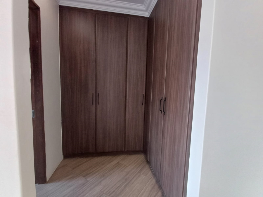 4 Bedroom Property for Sale in Glen Marais Gauteng