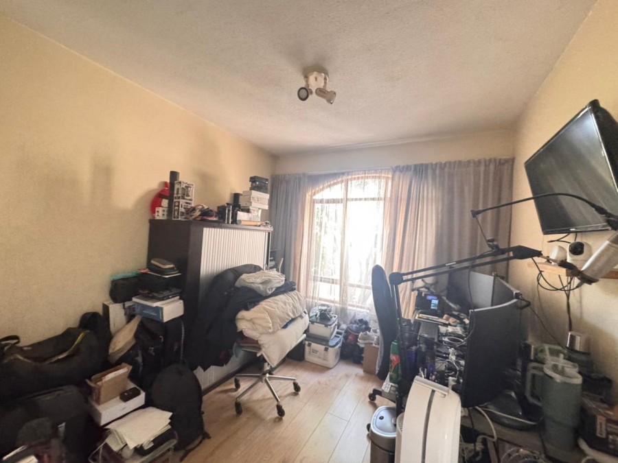 1 Bedroom Property for Sale in Pineslopes Gauteng