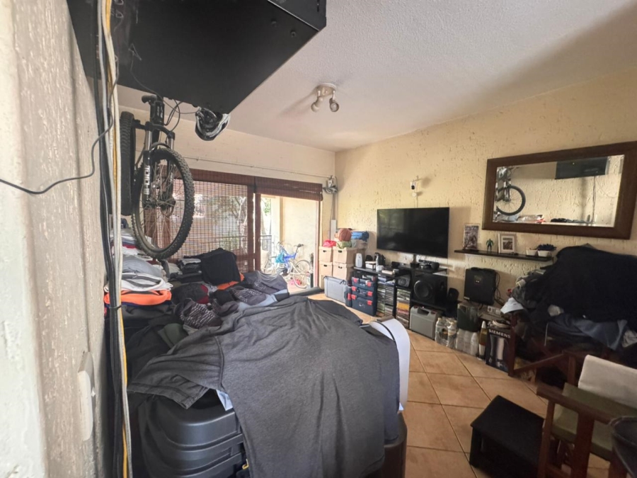 1 Bedroom Property for Sale in Pineslopes Gauteng
