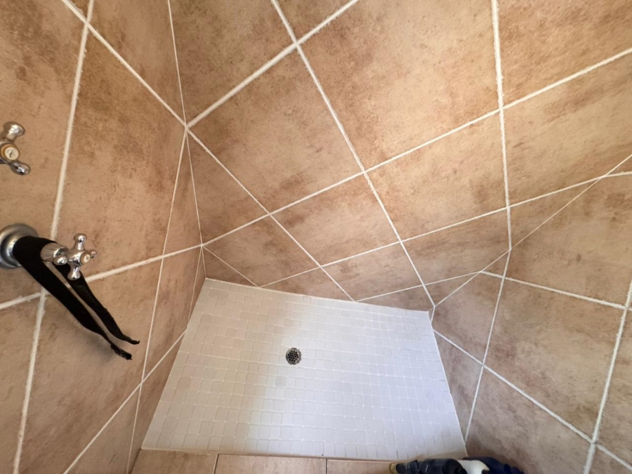 1 Bedroom Property for Sale in Pineslopes Gauteng