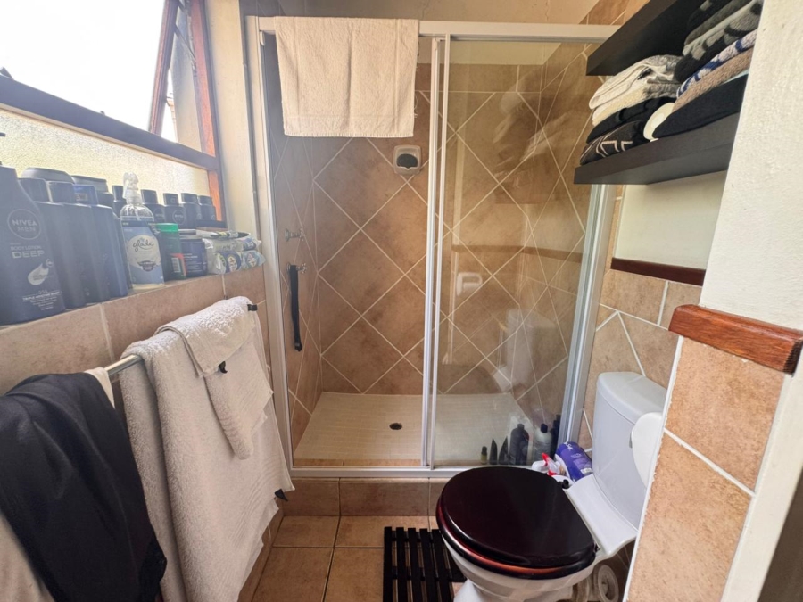 1 Bedroom Property for Sale in Pineslopes Gauteng