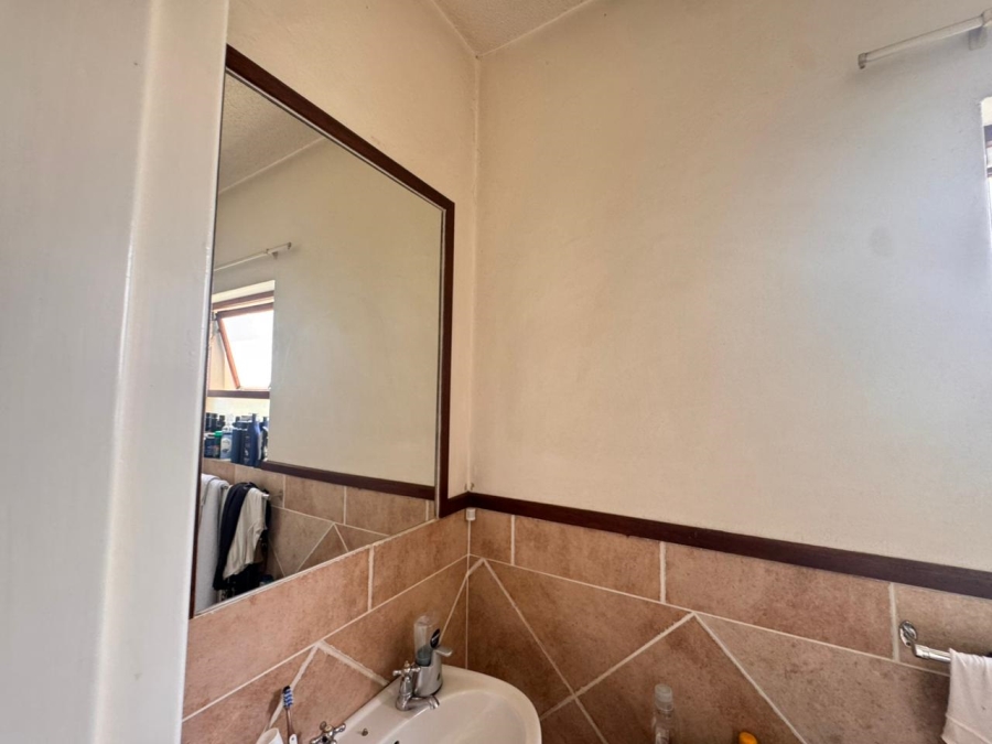 1 Bedroom Property for Sale in Pineslopes Gauteng