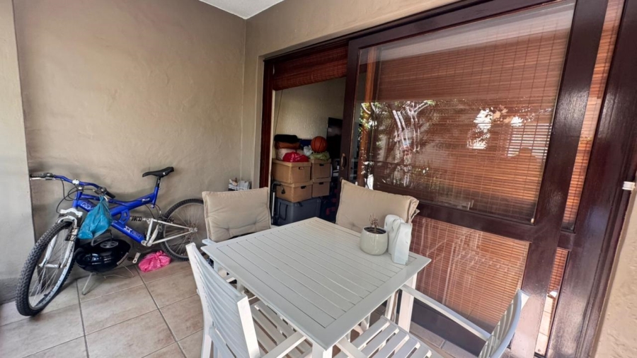 1 Bedroom Property for Sale in Pineslopes Gauteng