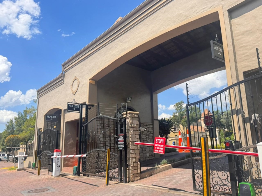 1 Bedroom Property for Sale in Pineslopes Gauteng