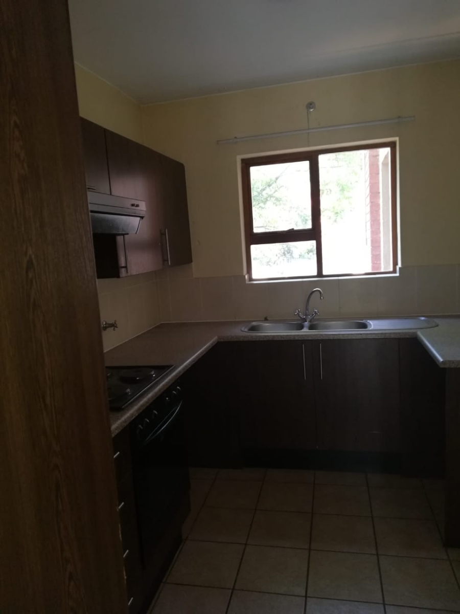 To Let 2 Bedroom Property for Rent in Ferndale Gauteng