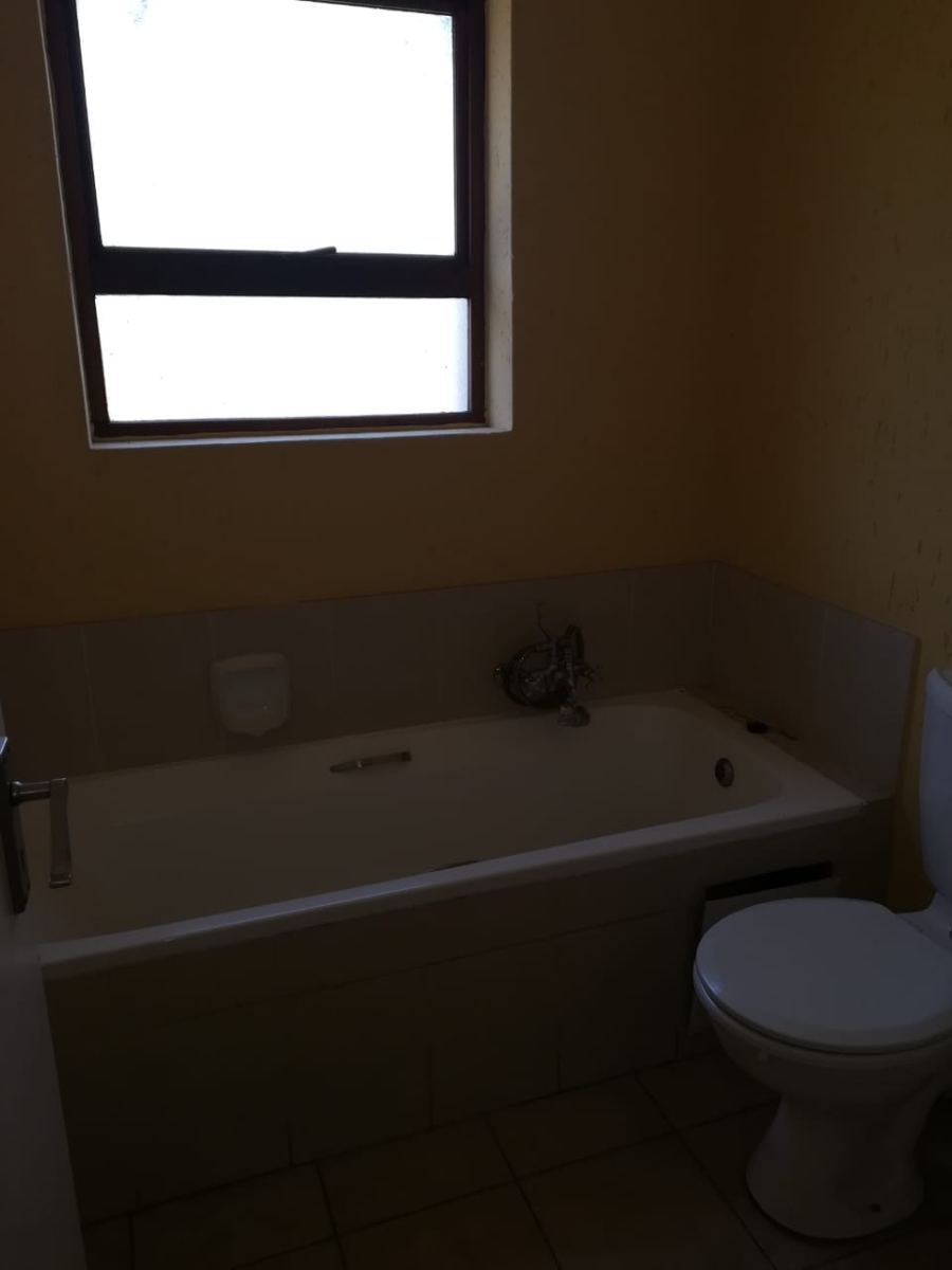 To Let 2 Bedroom Property for Rent in Ferndale Gauteng