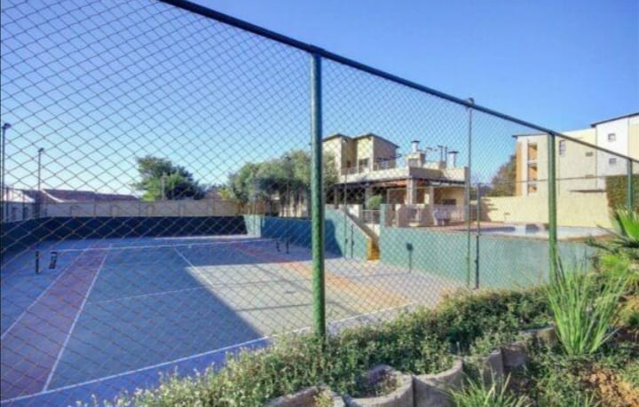 To Let 2 Bedroom Property for Rent in Ferndale Gauteng