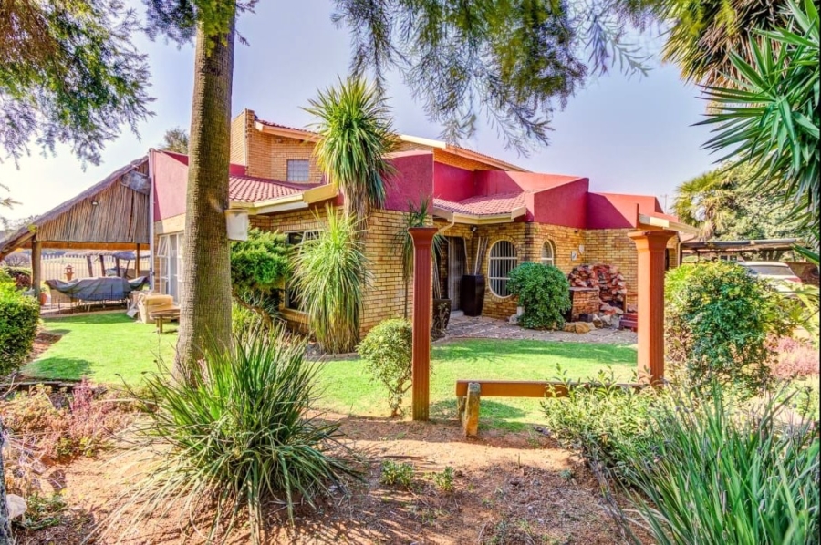 5 Bedroom Property for Sale in Rynfield Gauteng