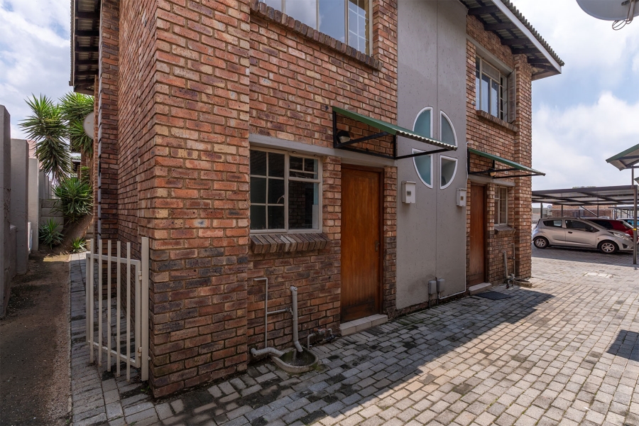 2 Bedroom Property for Sale in Edleen Gauteng