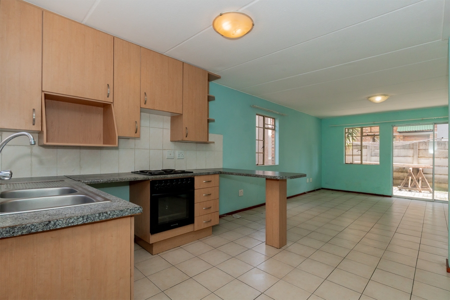 2 Bedroom Property for Sale in Edleen Gauteng