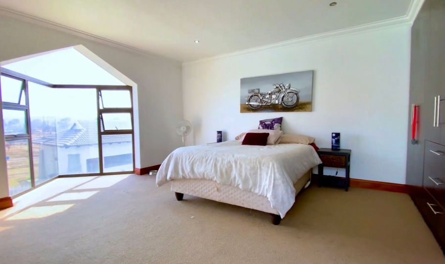 5 Bedroom Property for Sale in Blue Saddle Ranches Gauteng
