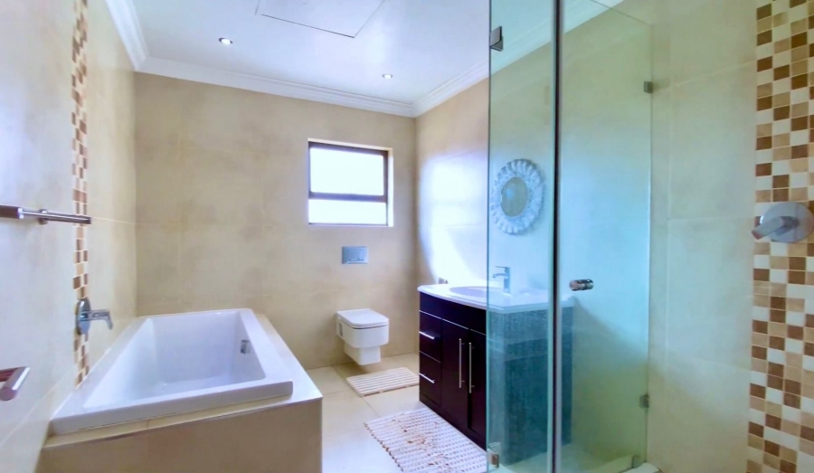 5 Bedroom Property for Sale in Blue Saddle Ranches Gauteng