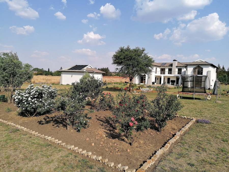 5 Bedroom Property for Sale in Blue Saddle Ranches Gauteng