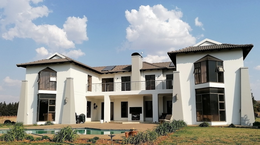 5 Bedroom Property for Sale in Blue Saddle Ranches Gauteng