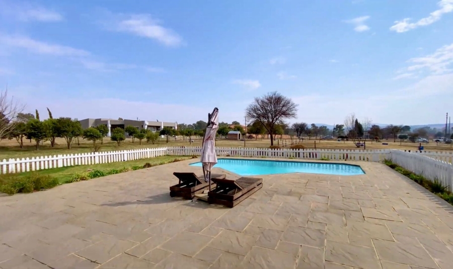 5 Bedroom Property for Sale in Blue Saddle Ranches Gauteng