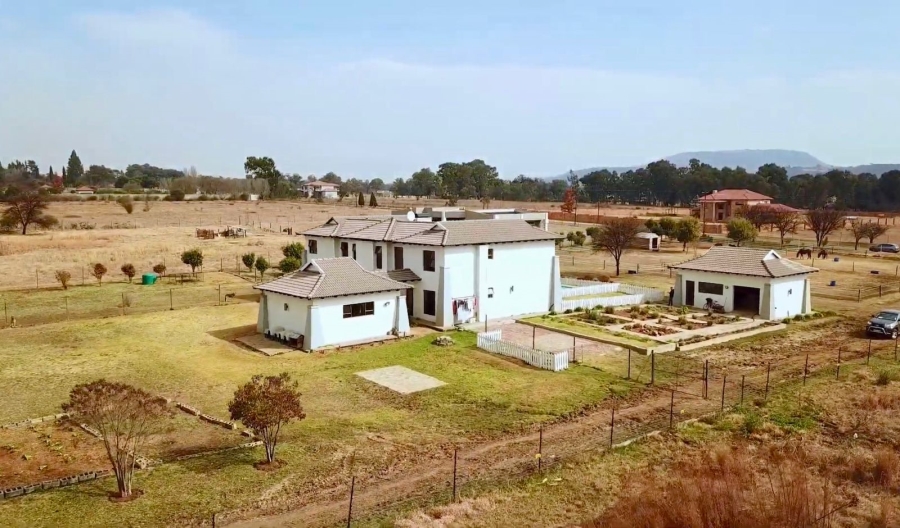 5 Bedroom Property for Sale in Blue Saddle Ranches Gauteng