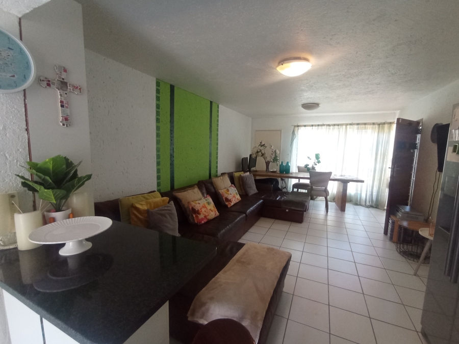 2 Bedroom Property for Sale in Bassonia Gauteng