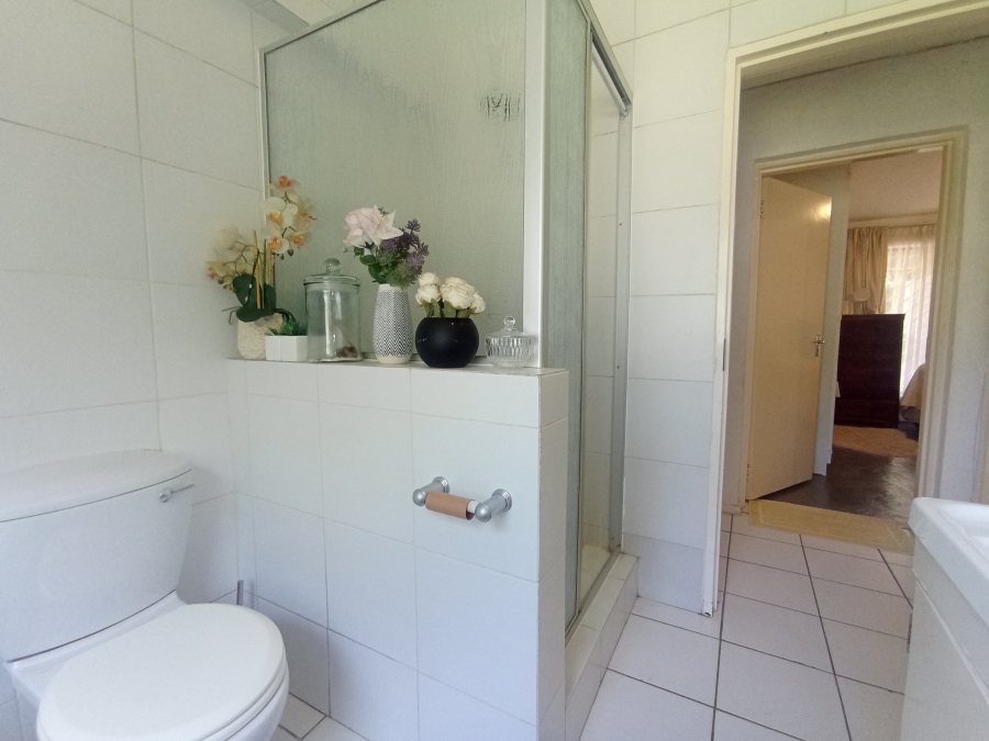 2 Bedroom Property for Sale in Bassonia Gauteng