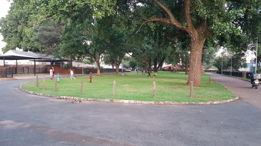 To Let 2 Bedroom Property for Rent in Comet Gauteng