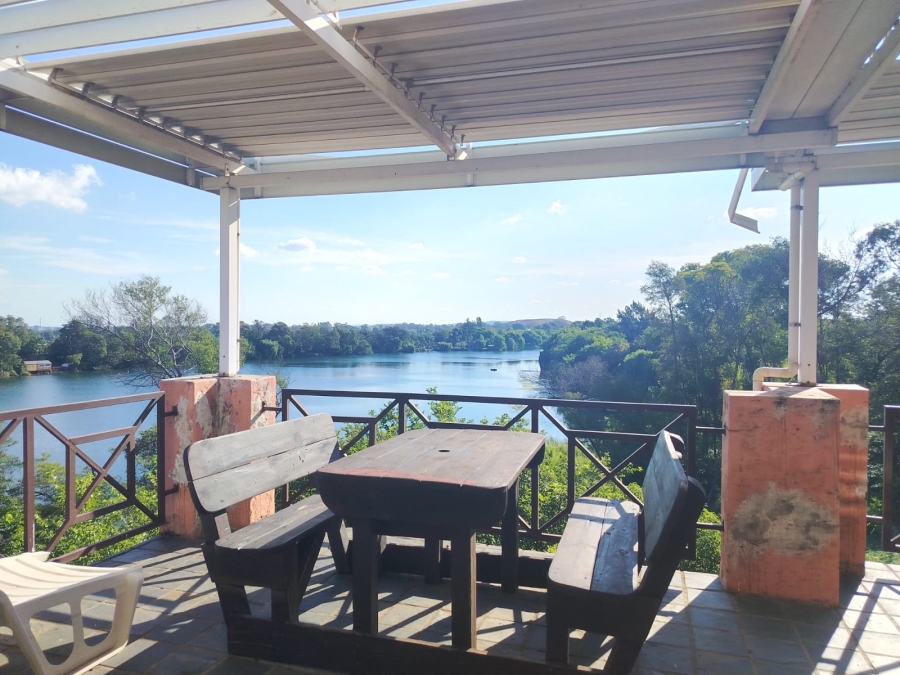 1 Bedroom Property for Sale in Primrose Gauteng