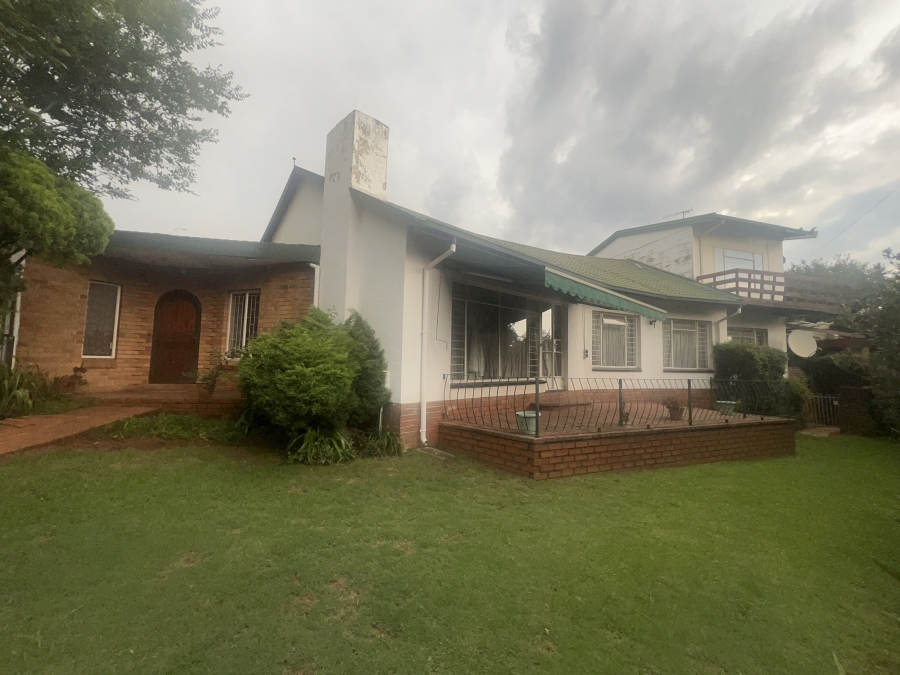 4 Bedroom Property for Sale in Florida Glen Gauteng