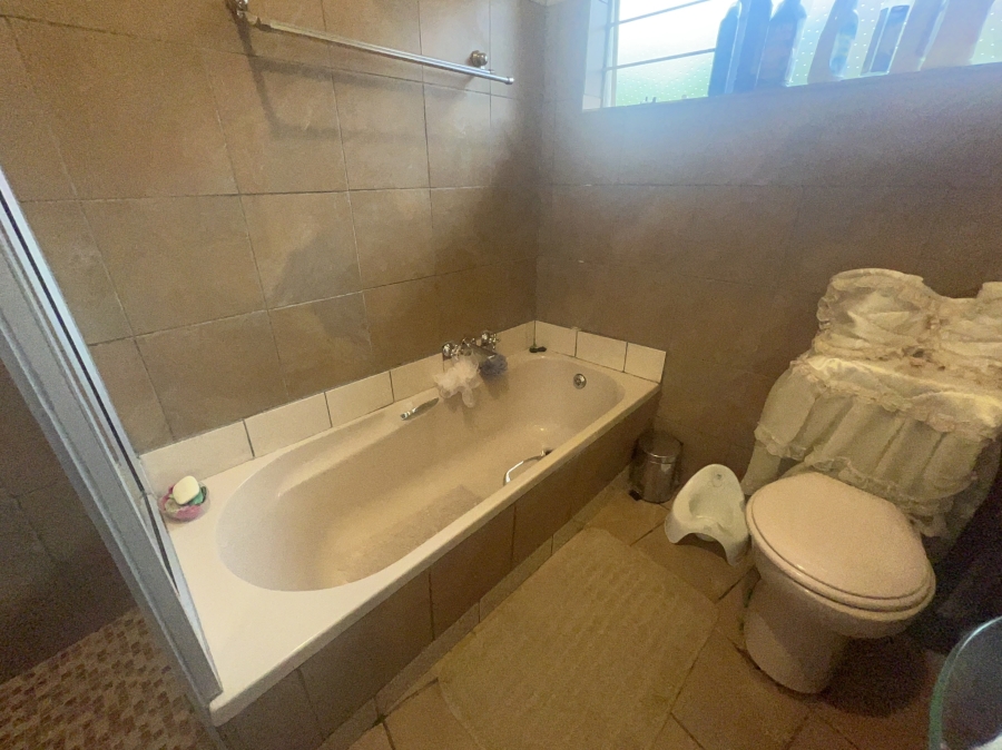 4 Bedroom Property for Sale in Florida Glen Gauteng