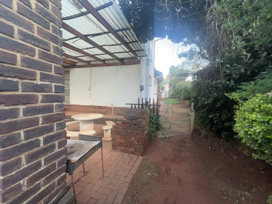 4 Bedroom Property for Sale in Florida Glen Gauteng