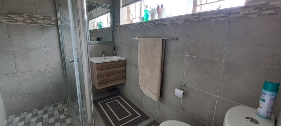 4 Bedroom Property for Sale in Freeway Park Gauteng