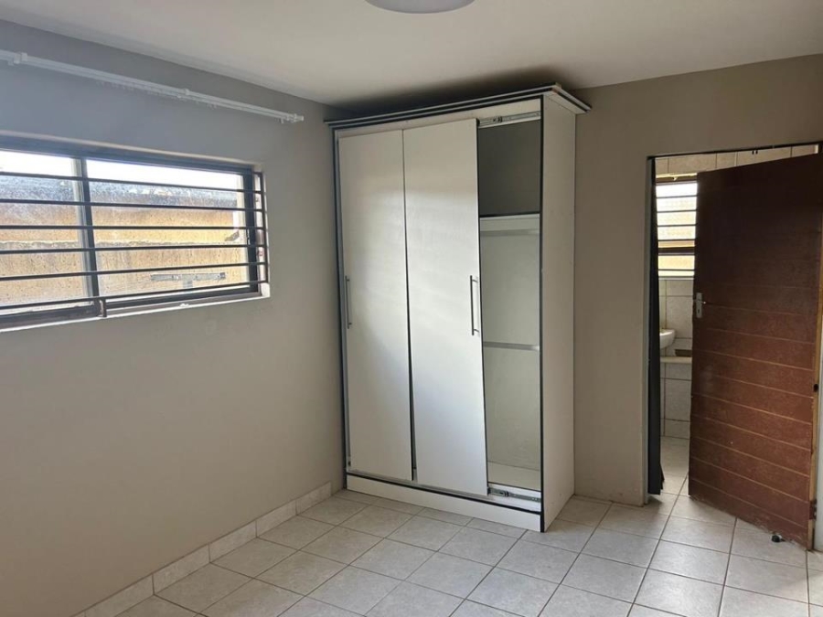 1 Bedroom Property for Sale in Jabulani Gauteng
