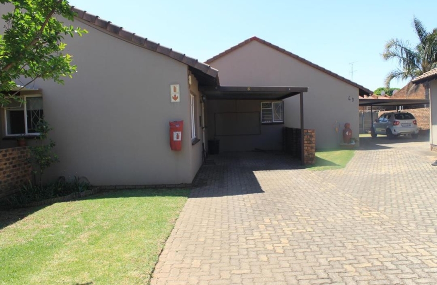 2 Bedroom Property for Sale in Pomona Gauteng