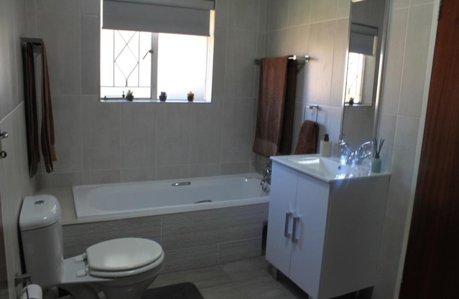 2 Bedroom Property for Sale in Pomona Gauteng