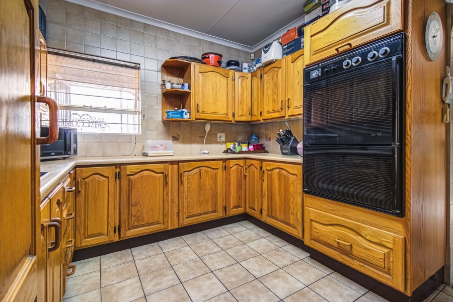 3 Bedroom Property for Sale in Glen Marais Gauteng