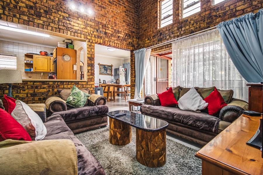 3 Bedroom Property for Sale in Glen Marais Gauteng