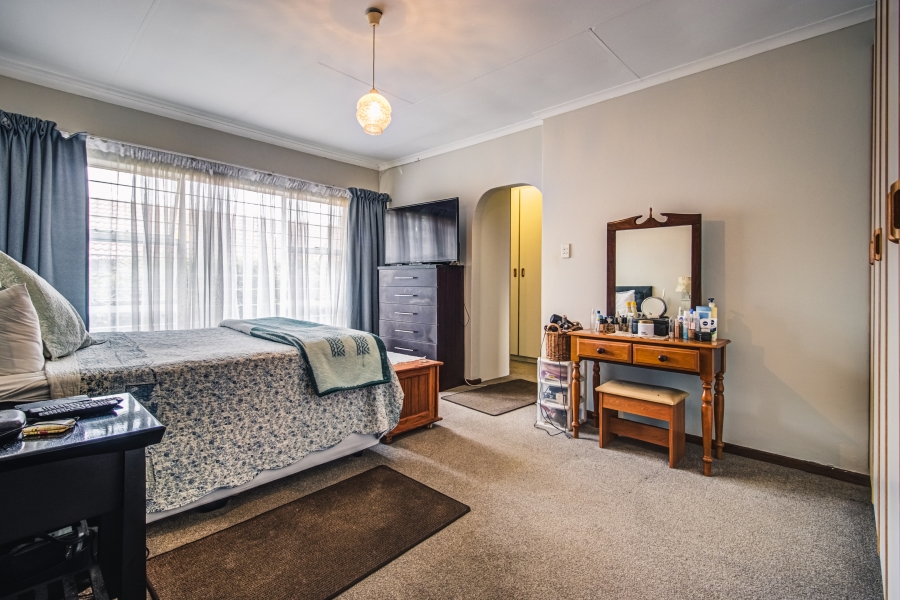 3 Bedroom Property for Sale in Glen Marais Gauteng