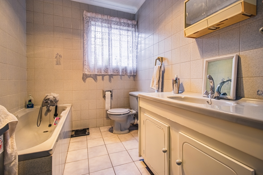 3 Bedroom Property for Sale in Glen Marais Gauteng