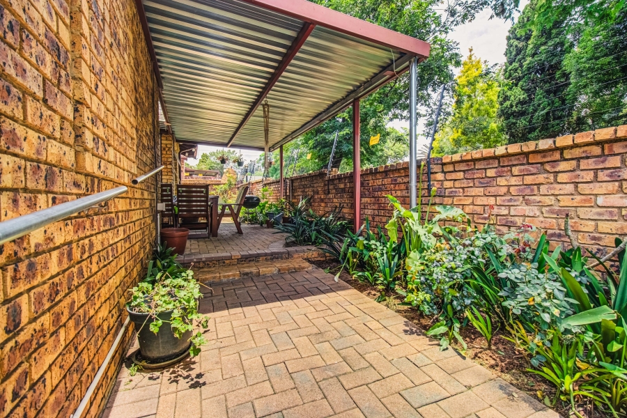 3 Bedroom Property for Sale in Glen Marais Gauteng