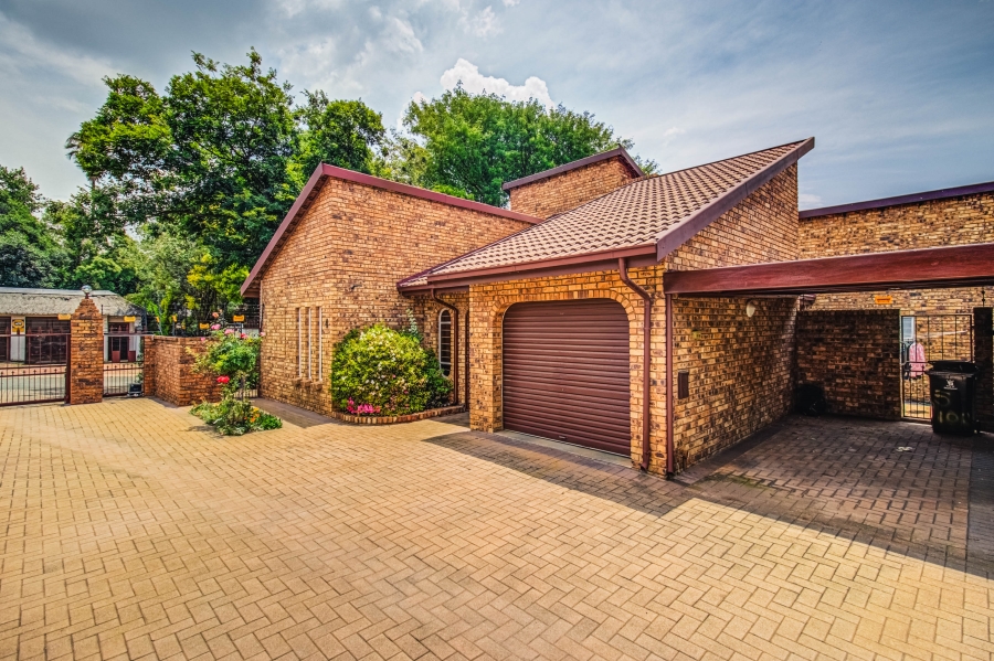 3 Bedroom Property for Sale in Glen Marais Gauteng